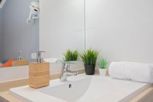 Fotografie z fotogalerie ubytování Hostel Neon Tenerife v destinaci Guaza