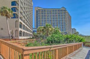 Foto de la galería de Oceanfront North Myrtle Beach Condo with Views! en Myrtle Beach