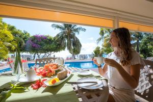 Nápoje v ubytování Crown Beach Hotel Seychelles
