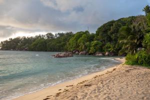 Imagen de la galería de Crown Beach Hotel Seychelles, en Pointe Au Sel 