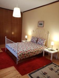 Un pat sau paturi într-o cameră la Mary's house
