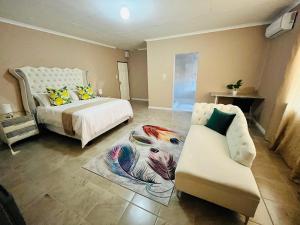 Aaron's Nest Bed and Breakfast客房内的一张或多张床位
