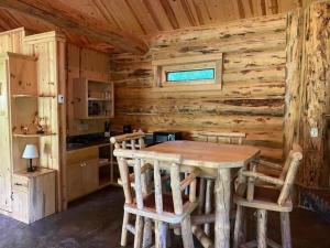 Gallery image of The Cabin At Brookview Ask About Our Fun Bundles in Rapid City