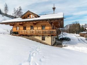 Mansion in Eben near Ski Salzburger Sportwelt v zimě