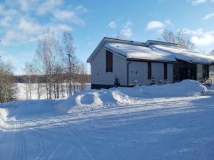 Loft by the lake asunto omakotitalon alakerrassa v zime