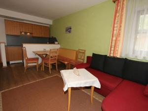 Zdjęcie z galerii obiektu Luxurious Apartment in L ngenfeld with Sauna w mieście Huben