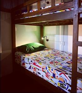 Culture Hub Backpack Hostel tesisinde bir ranza yatağı veya ranza yatakları