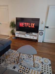 TV a/nebo společenská místnost v ubytování Luxury, Peaceful 3 bedroom family home