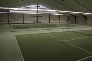 Facilități de tenis și/sau squash la sau în apropiere de Hotel Graf Balduin