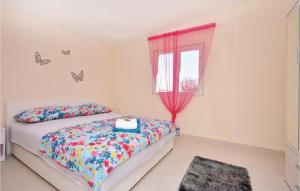 Posteľ alebo postele v izbe v ubytovaní Four-Bedroom Holiday Home In Lecevica