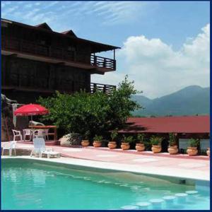 The swimming pool at or close to Hotel Paradise Lagoon