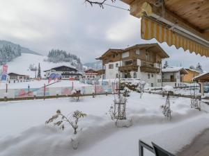 Chalet in Ellmau near Ski Lift trong mùa đông
