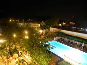 Bazén v ubytování Star Hotel nebo v jeho okolí
