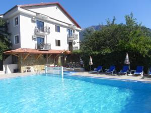Bazén v ubytování Star Hotel nebo v jeho okolí