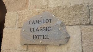 Certifikát, hodnocení, plakát nebo jiný dokument vystavený v ubytování Camelot Traditional & Classic Hotel