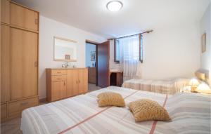 Gallery image of Pet Friendly Apartment In Pavicini With Wifi in Pavicini