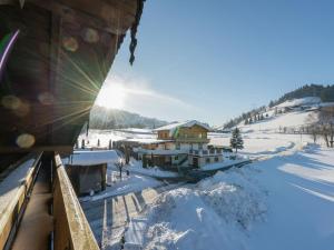 Apartment in Embach near Gastein Ski Area talvel