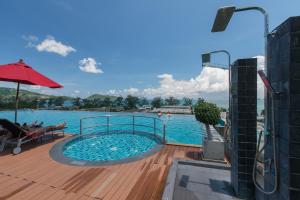 Afbeelding uit fotogalerij van Suite Studio Apt With Hot Tub Bath In Front Pa Tong Beach in Patong Beach