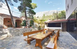 Gallery image of Nice Home In Duce With Outdoor Swimming Pool in Duće
