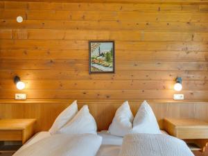 Posteľ alebo postele v izbe v ubytovaní Apartment in Kappl near Ski Slopes
