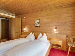 Posteľ alebo postele v izbe v ubytovaní Apartment in Kappl near Ski Slopes