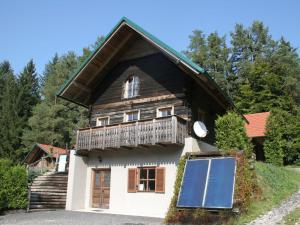 Zdjęcie z galerii obiektu Chalet near Lake Klopeiner with sauna w mieście Feistritz ob Bleiburg