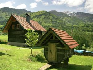 Zdjęcie z galerii obiektu Chalet near Lake Klopeiner with sauna w mieście Feistritz ob Bleiburg