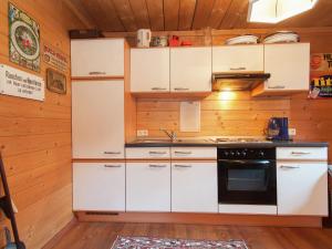 Zdjęcie z galerii obiektu Chalet near Lake Klopeiner with sauna w mieście Feistritz ob Bleiburg