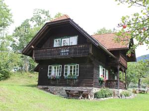 Das Gebäude in dem sich das Ferienhaus befindet