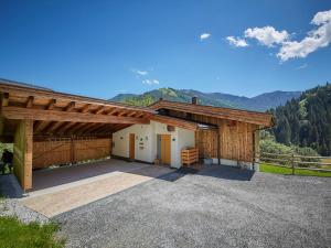 Zdjęcie z galerii obiektu Modern chalet with sauna w Saalbach Hinterglemm