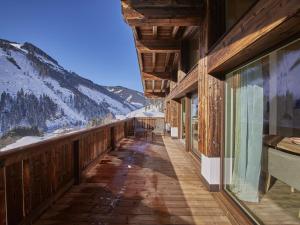 Zdjęcie z galerii obiektu Modern chalet with sauna w Saalbach Hinterglemm