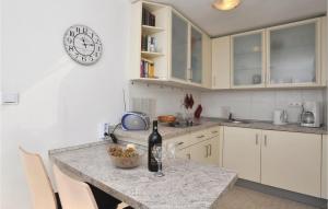 Foto da galeria de Awesome Apartment In Okrug Gornji With House Sea View em Trogir