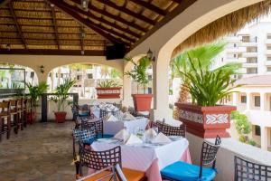 Ресторан / где поесть в Solmar Resort