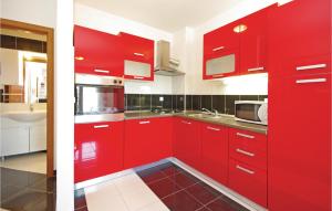 Kuchyňa alebo kuchynka v ubytovaní Studio Apartment In Makarska