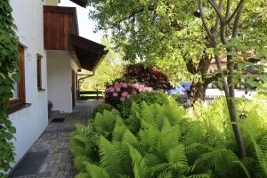 Jardín al aire libre en Ferienwohnung-Fellner