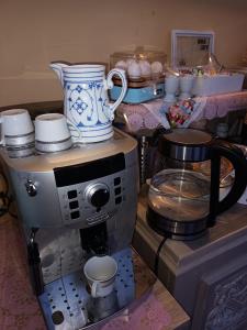 克雷美小屋住宿加早餐酒店的咖啡和沏茶工具