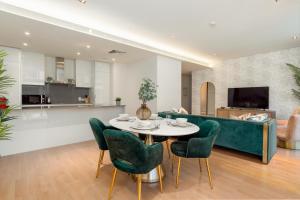 Gallery image of ON OFF HH-City walk- Relaxing design 2BR & MAID ROOM in Dubai