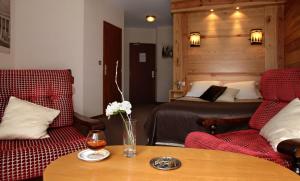 Istumisnurk majutusasutuses Hôtel Vignemale