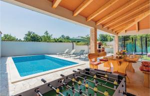 Bazén v ubytování Holiday Home Barban 53 nebo v jeho okolí