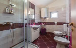 Koupelna v ubytování Holiday Home Barban 53