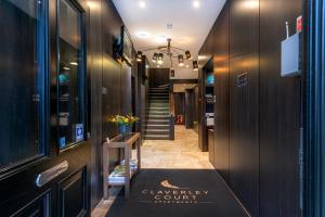 The lobby or reception area at Claverley Court Apartments Knightsbridge