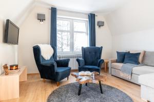 Posedenie v ubytovaní House'27