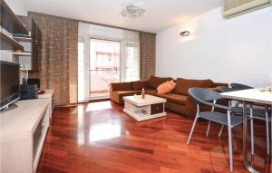Posedenie v ubytovaní One-Bedroom Apartment Split With Sea View 02