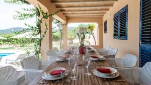 Ресторан / где поесть в Villa Etruria close to Playa d'en Bossa