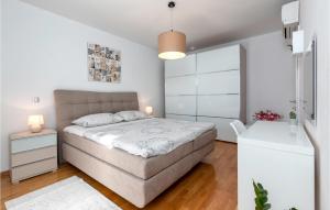 Gallery image of Gorgeous Home In Krmed With Wifi in Krmed