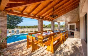 Gallery image of Gorgeous Home In Krmed With Wifi in Krmed