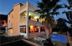 Bazén v ubytování Holiday Home Vlaska Iii nebo v jeho okolí