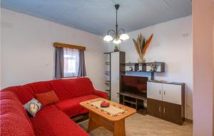 Posedenie v ubytovaní Three-Bedroom Holiday Home 0 In Zminj