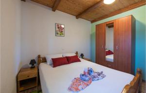 Posteľ alebo postele v izbe v ubytovaní Three-Bedroom Holiday Home 0 In Zminj