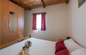 Posteľ alebo postele v izbe v ubytovaní Three-Bedroom Holiday Home 0 In Zminj